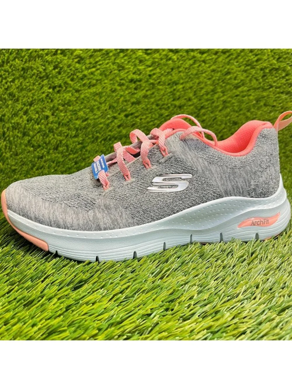 SKECHERS please review